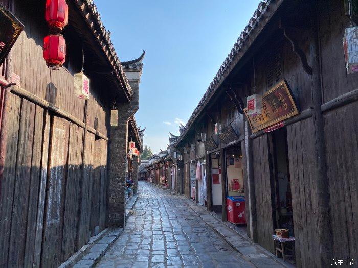 如果给你一次回到小时候的机会，你会怎么和小时候的你说？游戏画面